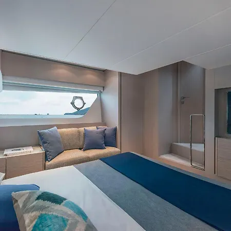 Santa Barbara Hotel na wodzie *